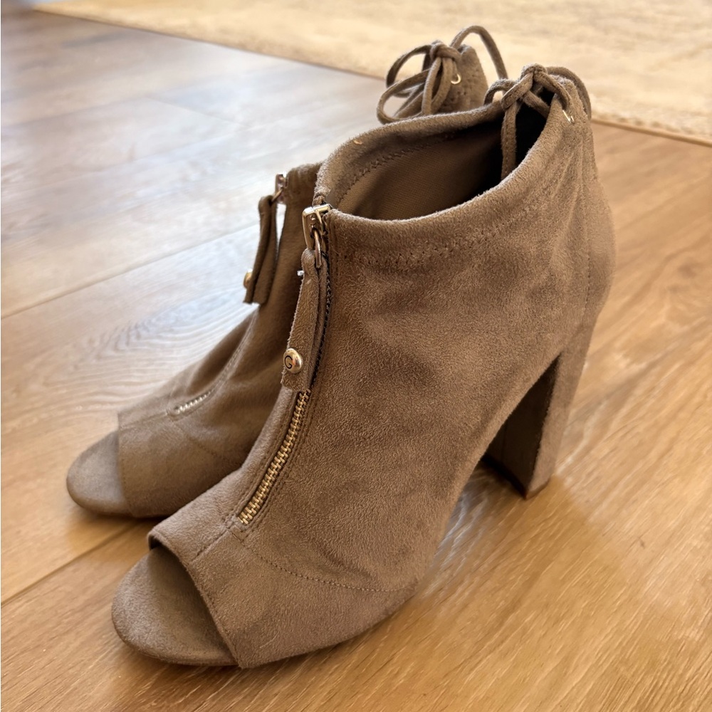 G by Guess Gray Heeled Boots with V-Cut Design
